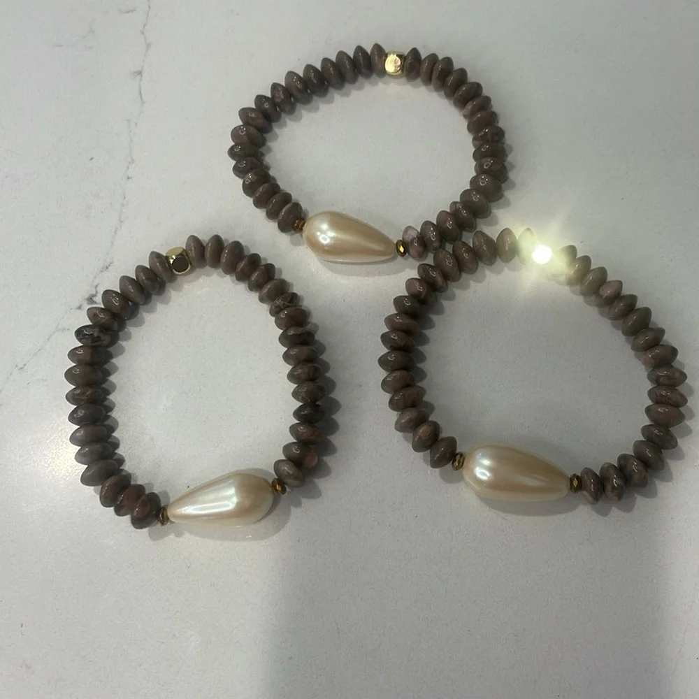 Hot chocolate & whipped cream bracelet- agate & mother of pearl